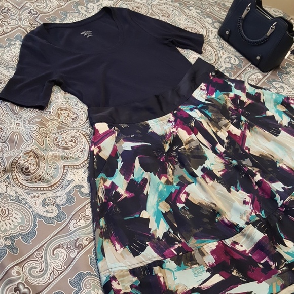 Apostrophe Dresses & Skirts - Silky soft skirt and tee for work or play